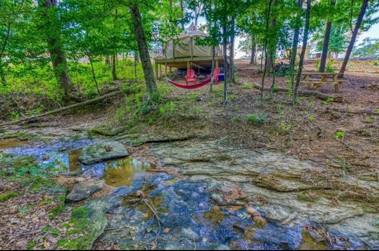 The Aries-a Stargazing, Luxury Glamping Tent Rogersville