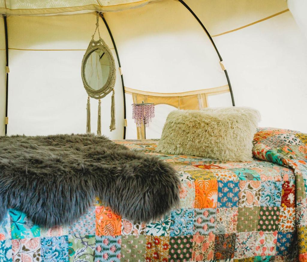 Campismo de Luxo The Aries-a Stargazing, Luxury Glamping Tent Rogersville