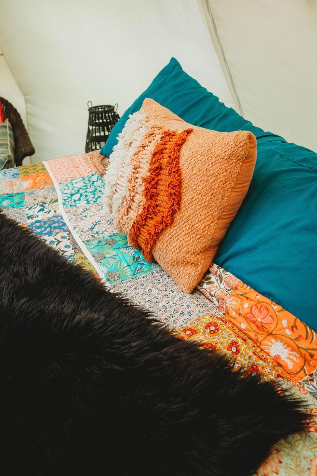 Campismo de Luxo The Aries-a Stargazing, Luxury Glamping Tent Rogersville